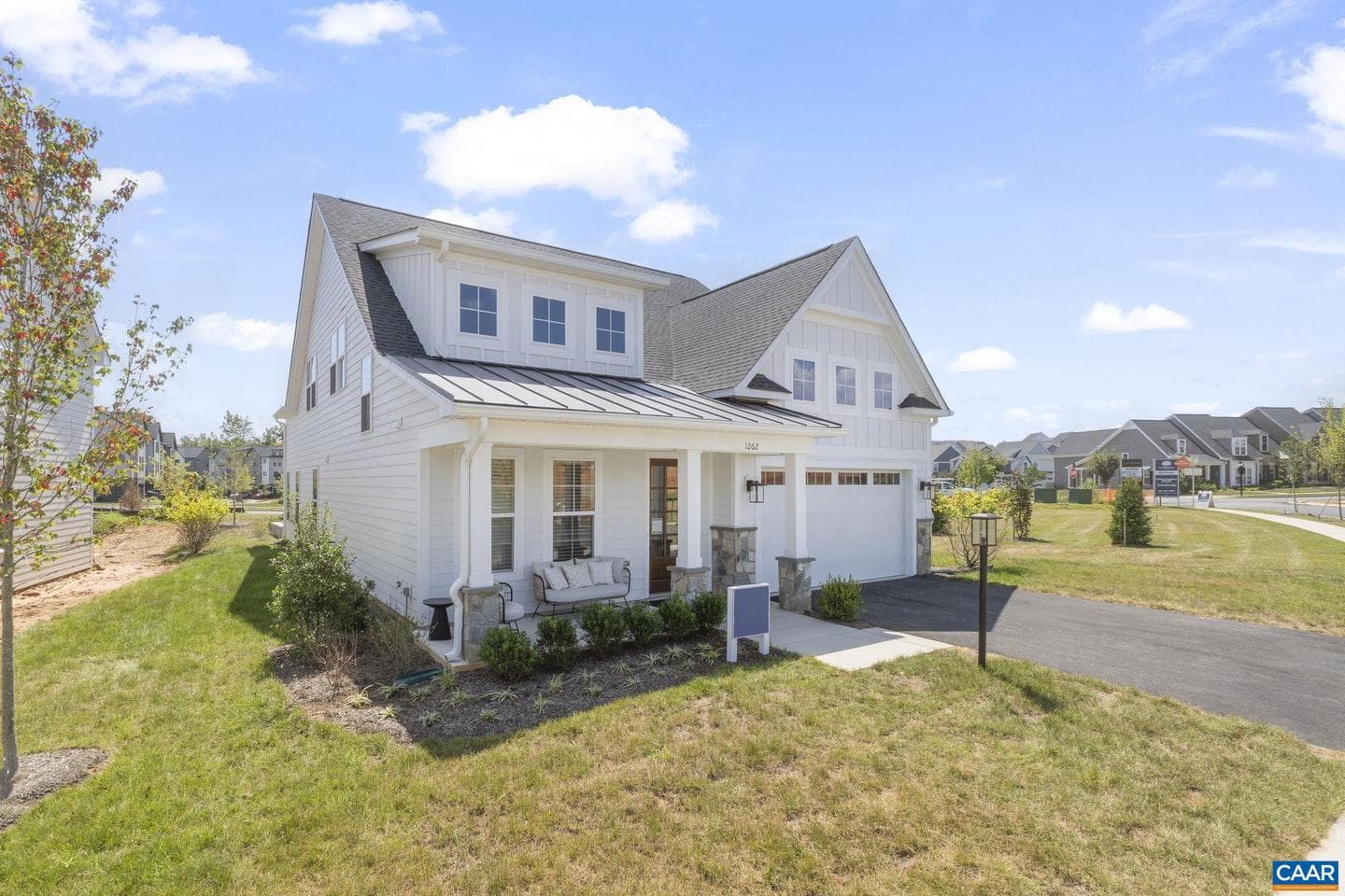 109e Marcella St photo 2