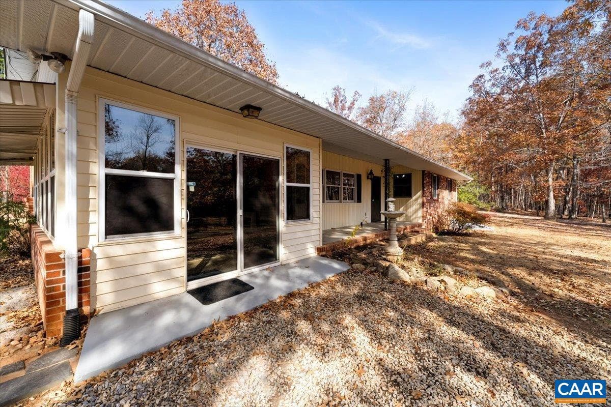 391 Pond Rd photo 66