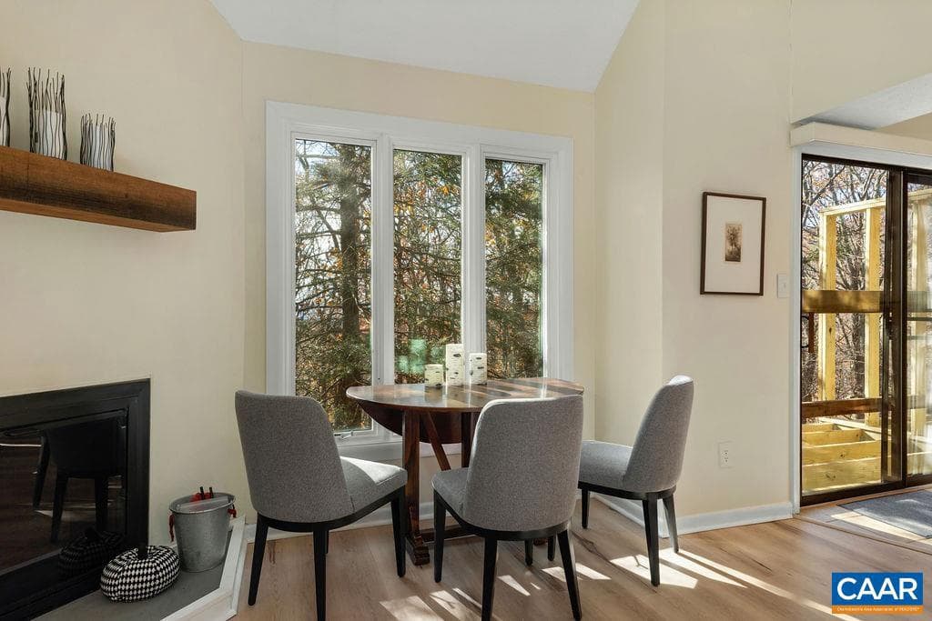731 Laurelwood Condos photo 5