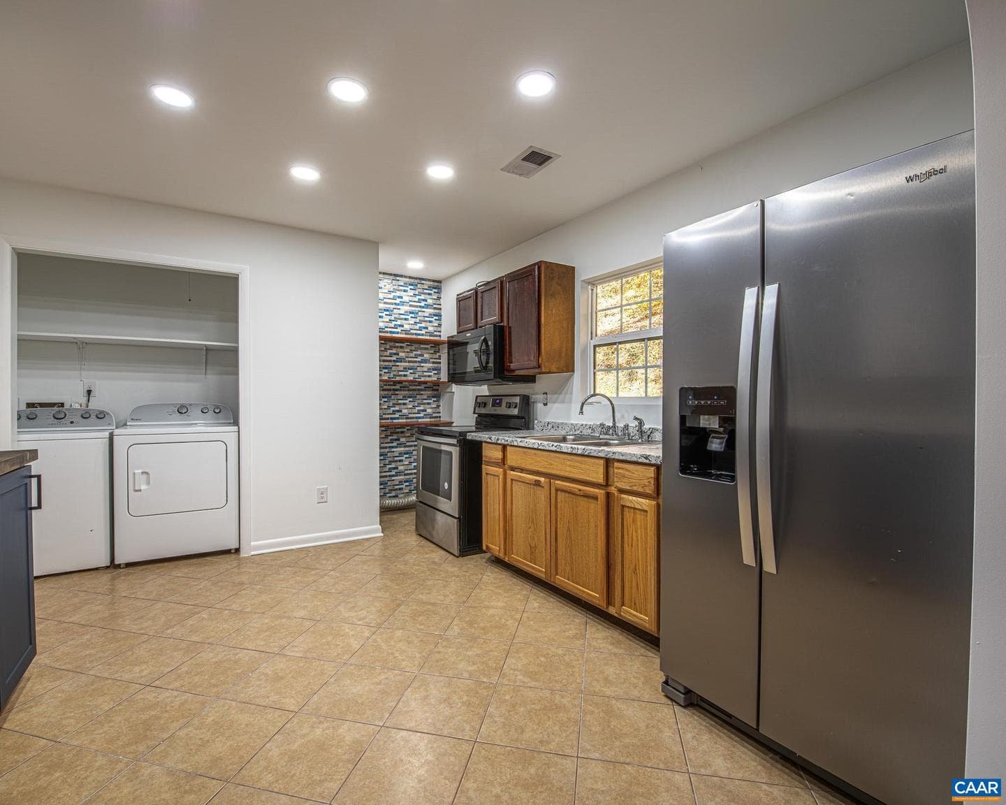 3189 James River Rd photo 15