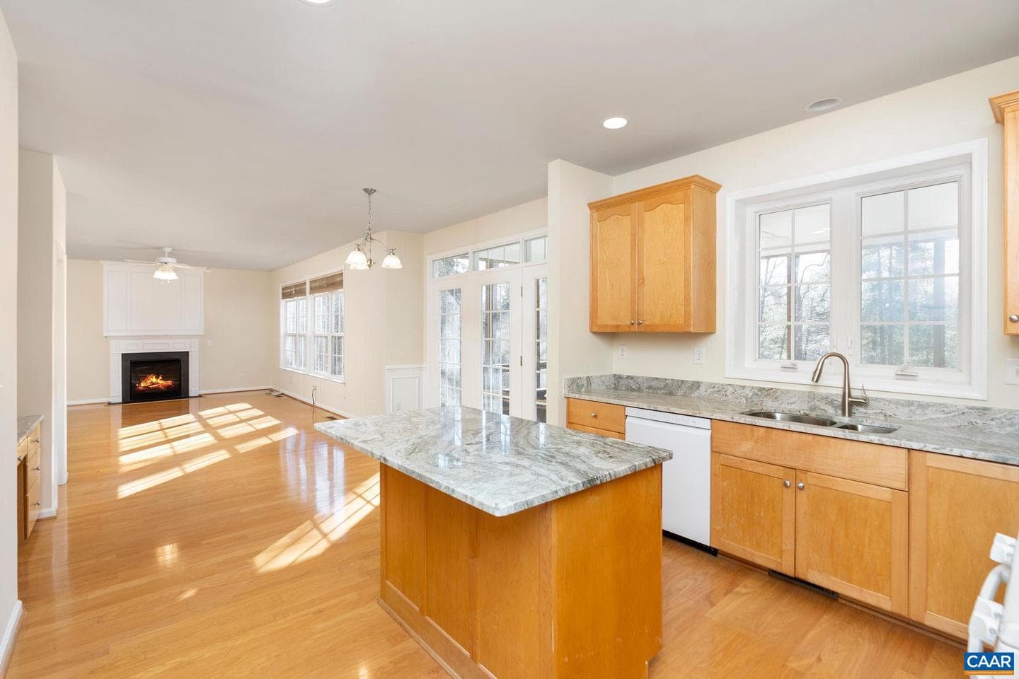 4943 Lake Tree Ln photo 11