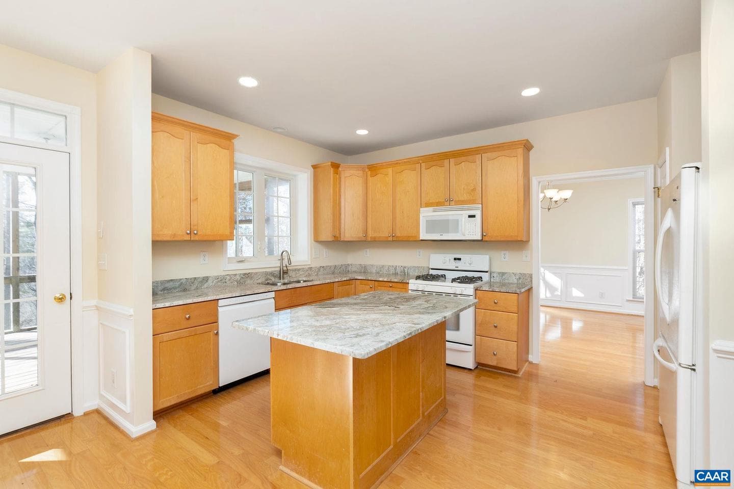 4943 Lake Tree Ln photo 13