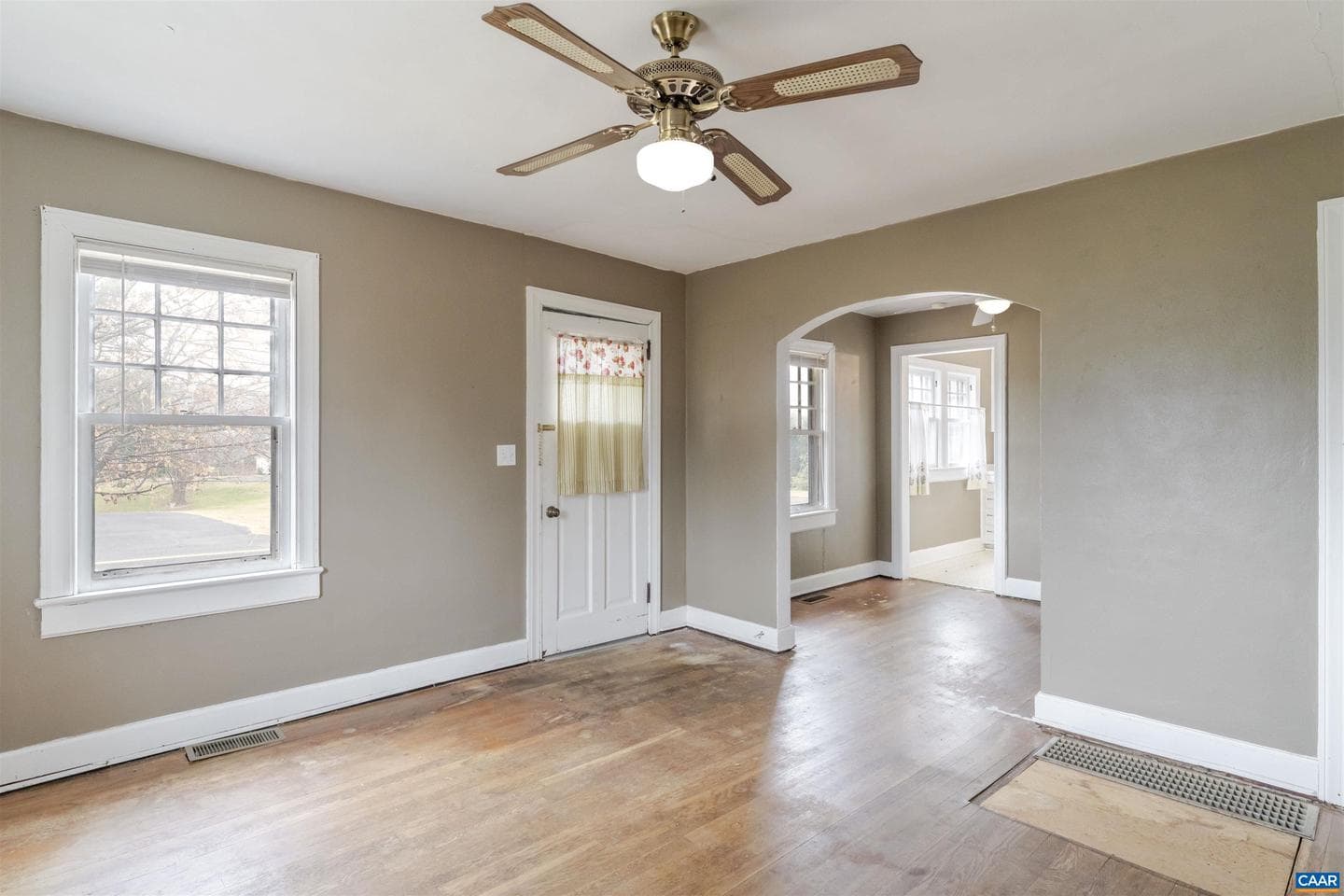 1007 Sherwood Ave photo 4
