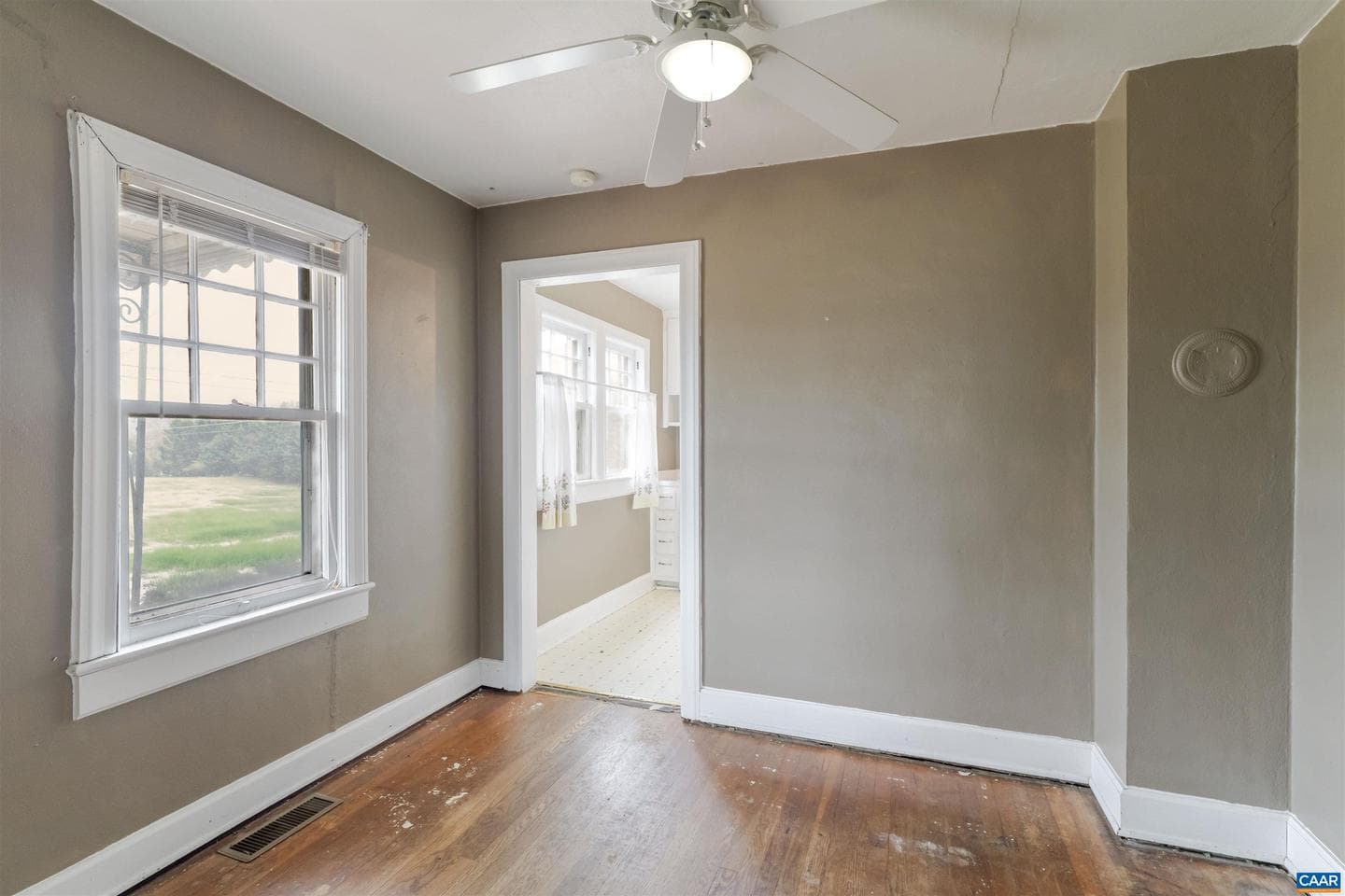 1007 Sherwood Ave photo 6