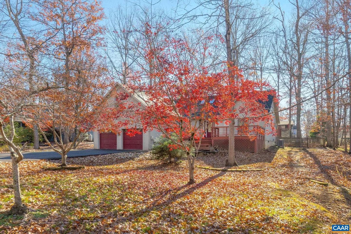30 Colonial Rd photo 2