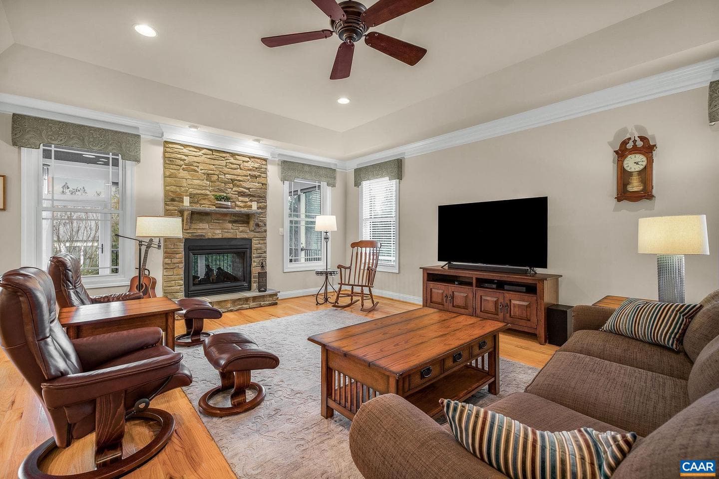 2449 Pendower Ln photo 18