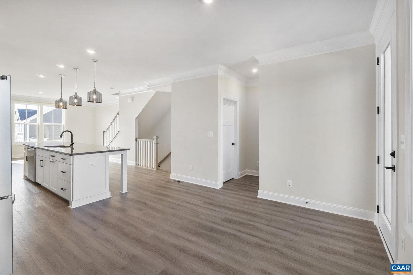 738 Park Ridge Dr photo 23