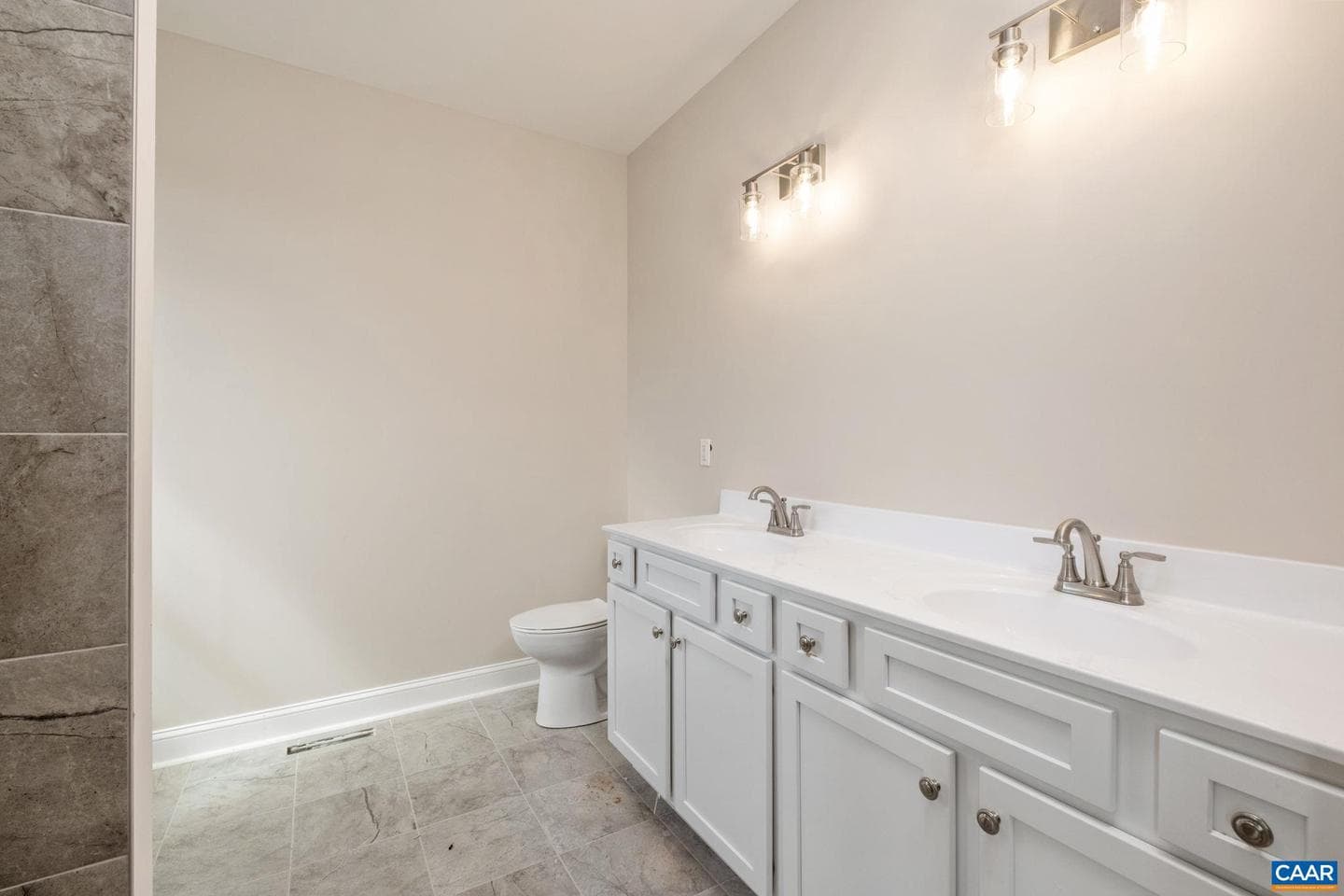 1004 High Point Ct photo 14