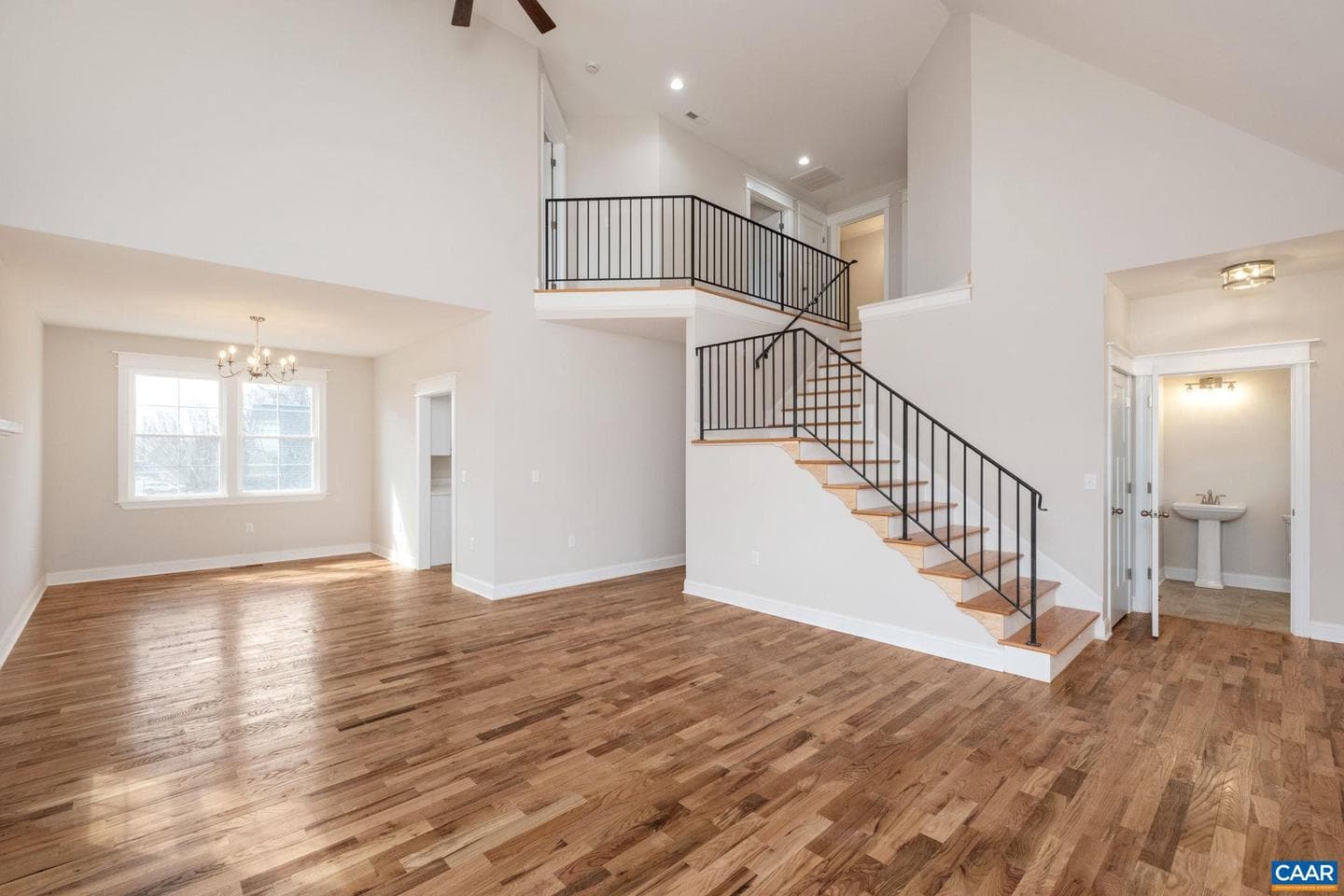 1004 High Point Ct photo 6