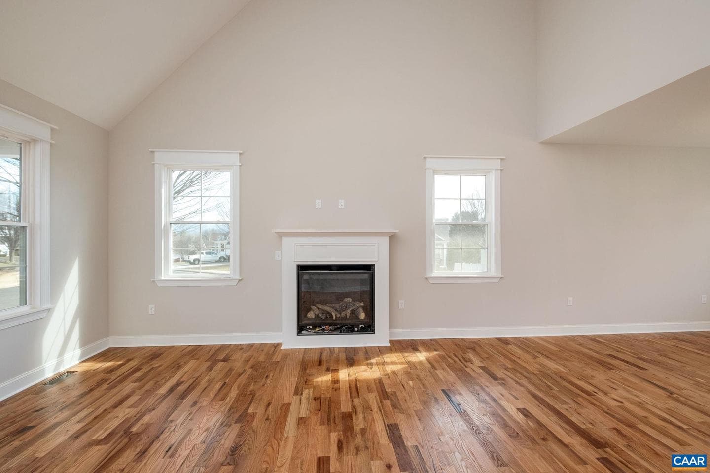 1004 High Point Ct photo 7