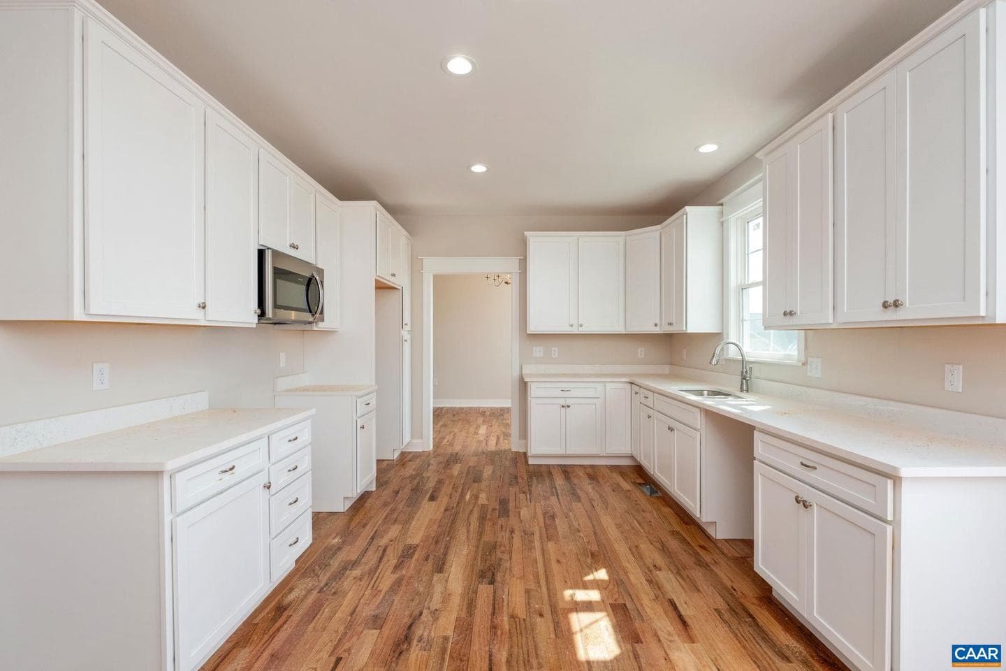 1004 High Point Ct photo 9