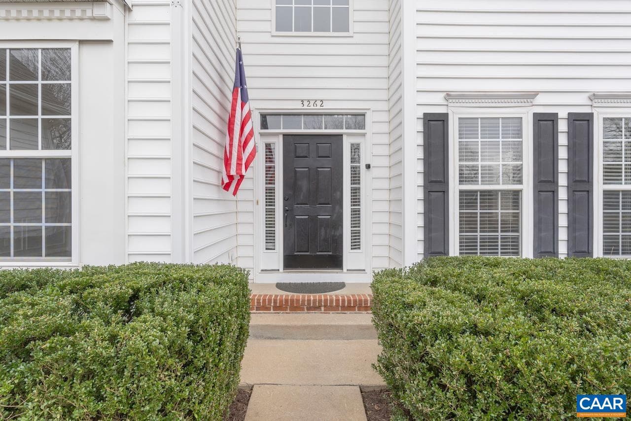 3262 Turnberry Cir photo 4