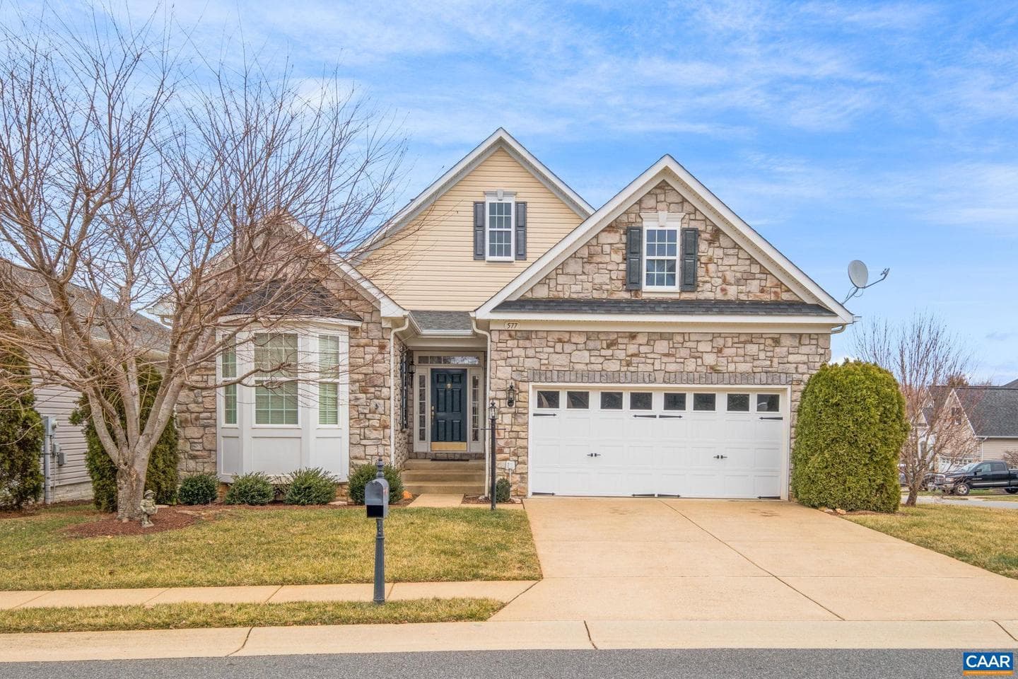 577 Four Seasons Dr photo 1