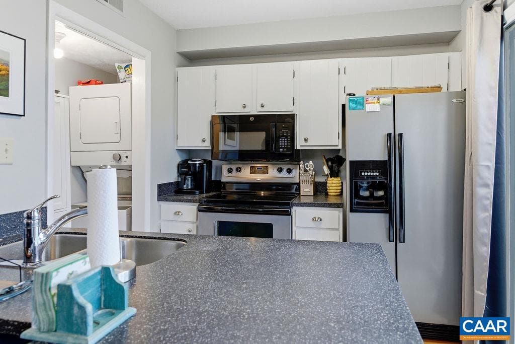 765 Laurelwood Condos photo 13