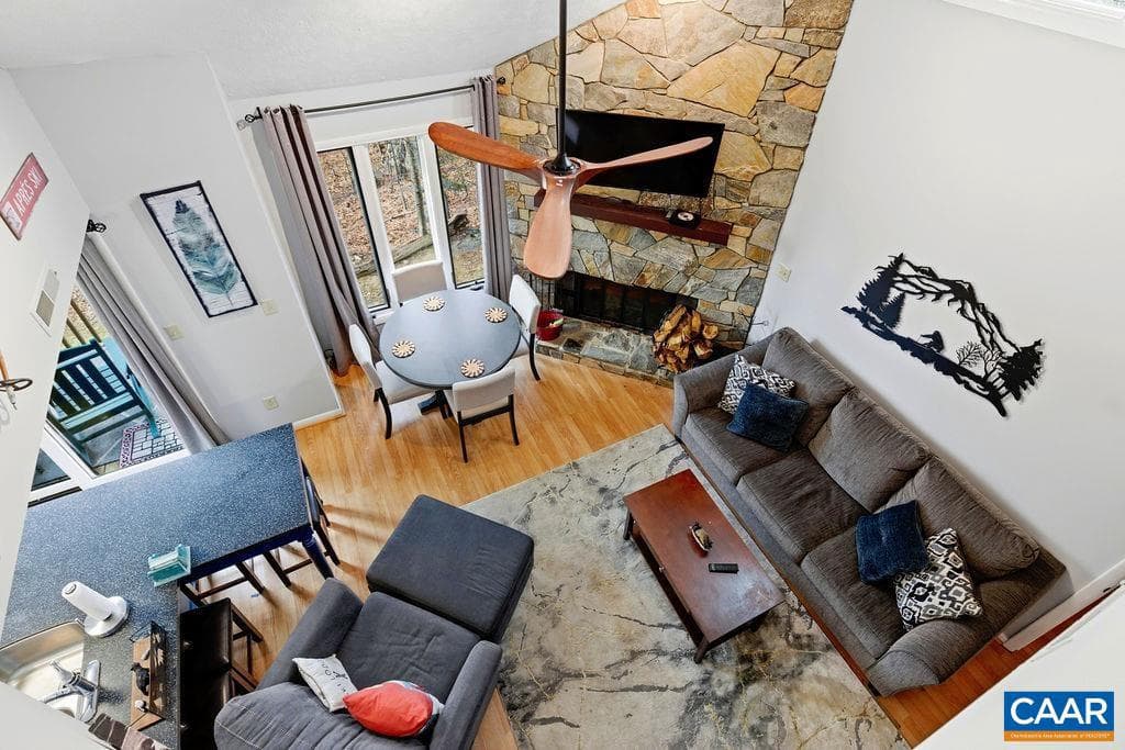 765 Laurelwood Condos photo 16