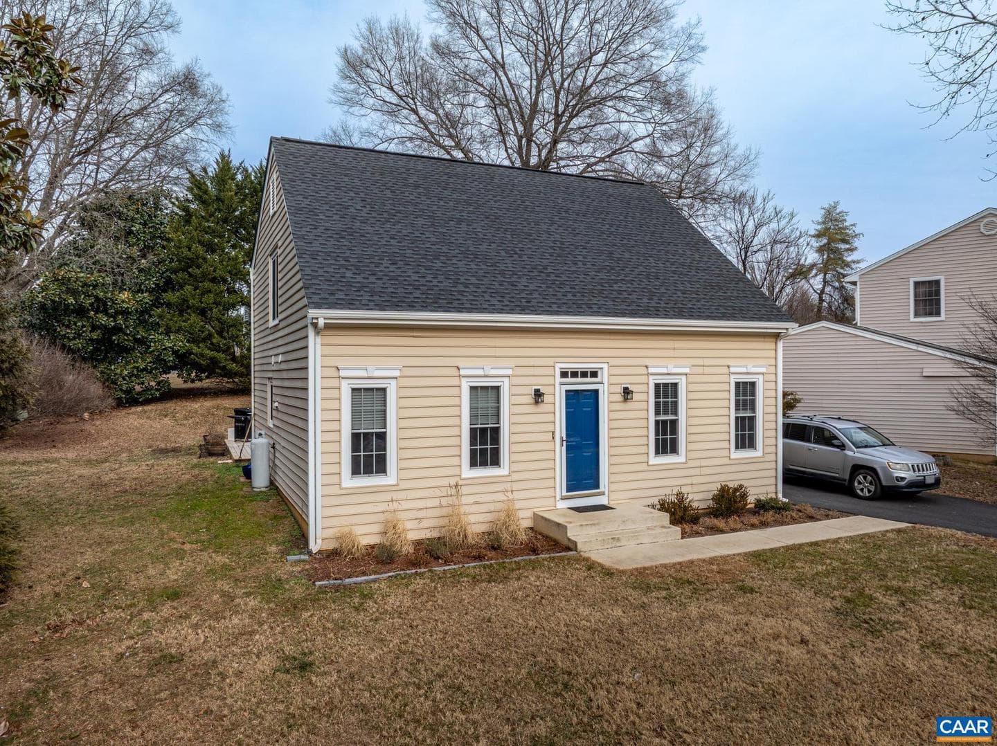 1570 Robin Ln