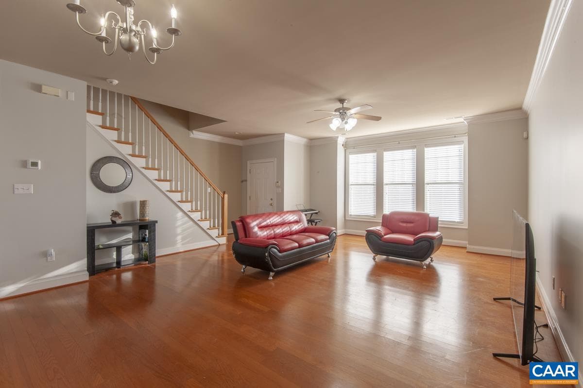 1140 Edmond Ct photo 3