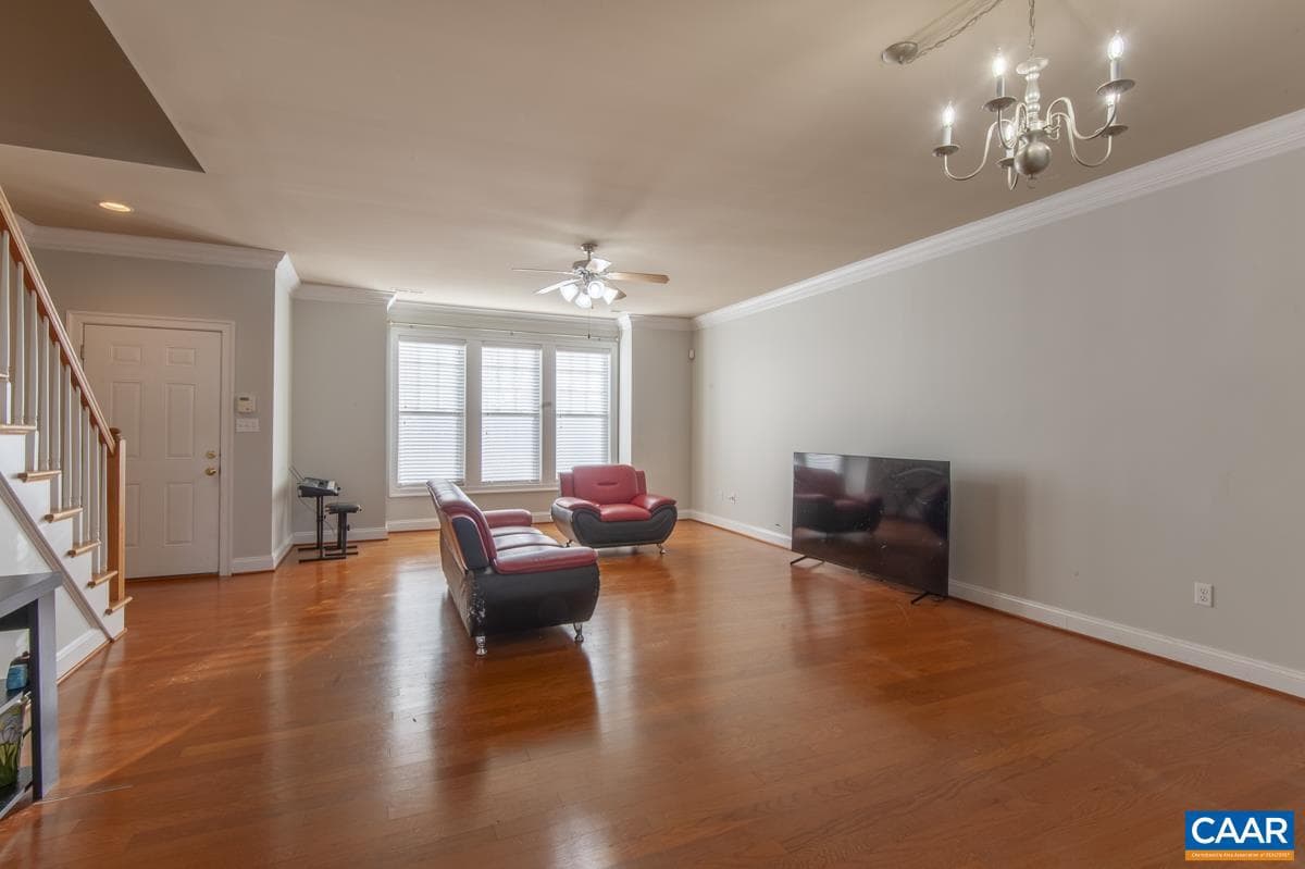 1140 Edmond Ct photo 4