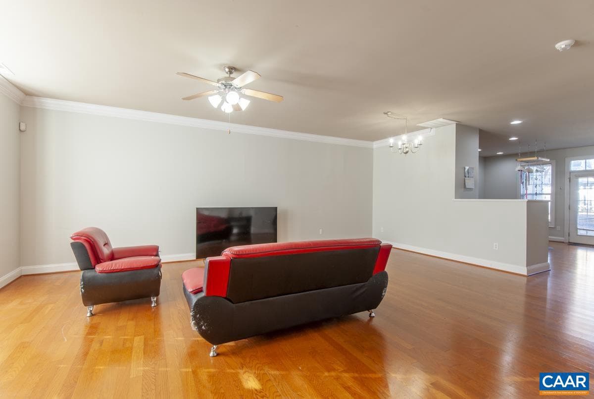 1140 Edmond Ct photo 5