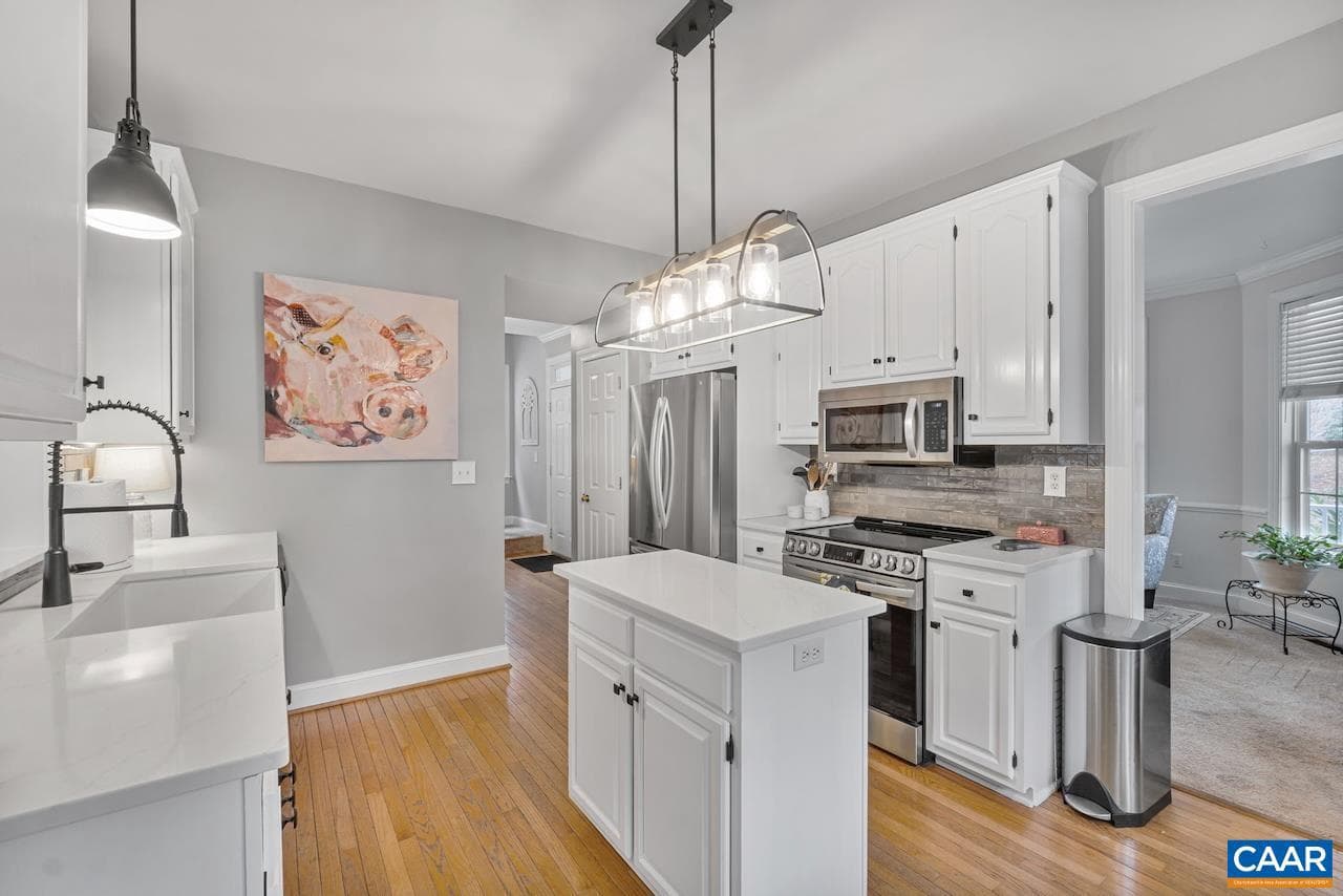 959 Grayson Ln photo 8