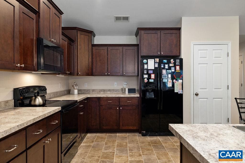 147 W Stratford Pl photo 9
