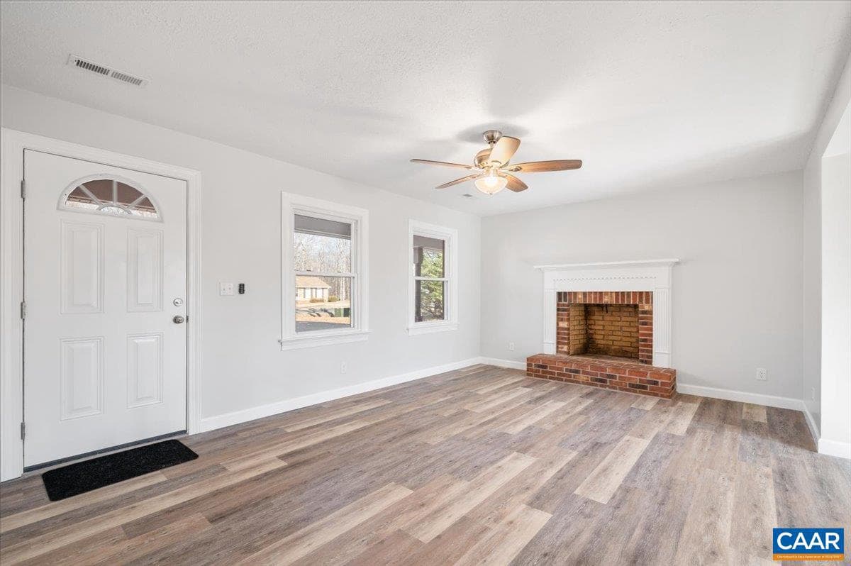 241 Fairlane Dr photo 2