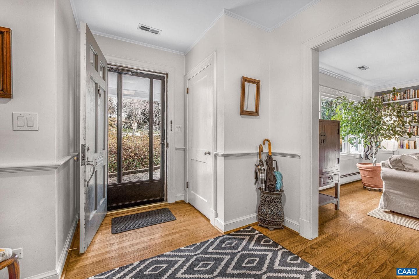810 Tunlaw Pl photo 3