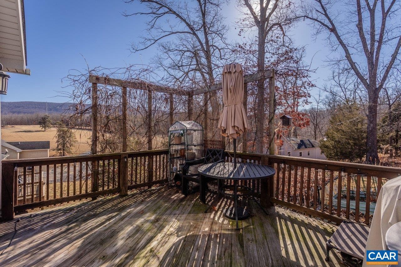 445 Kirby Ave photo 32