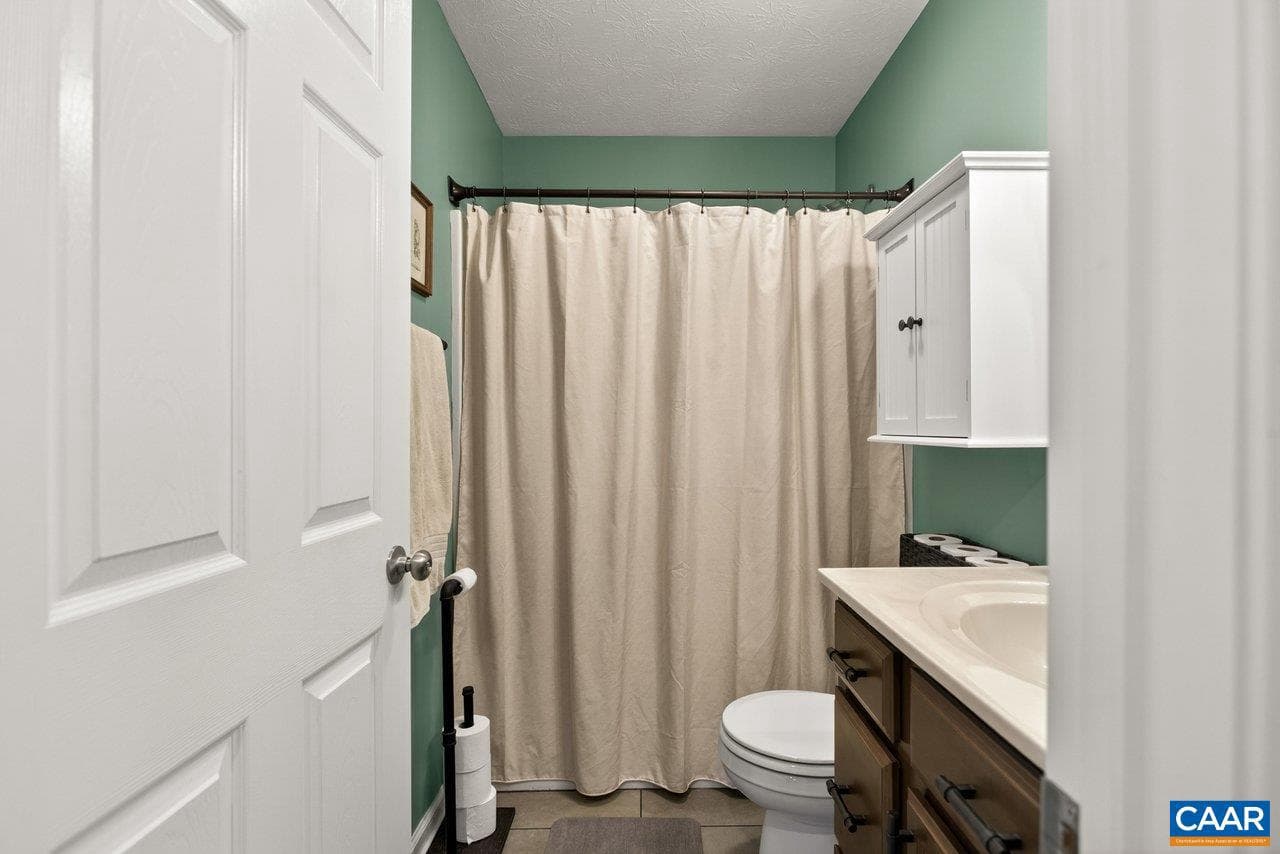 445 Kirby Ave photo 50
