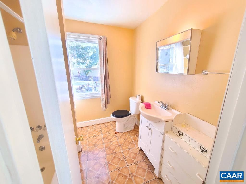 352 NW 10 1/2 St photo 27
