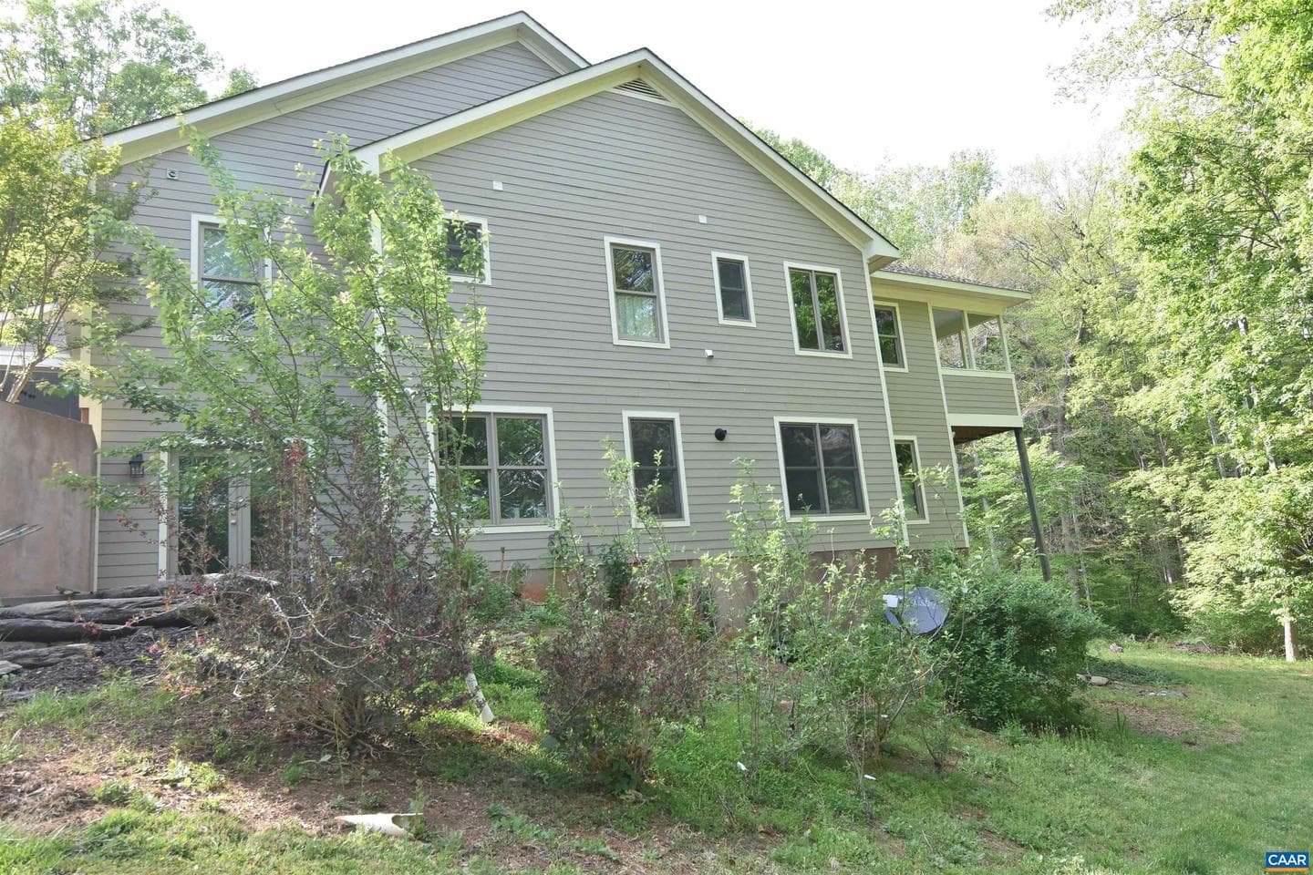 519 Foothills Dr photo 4
