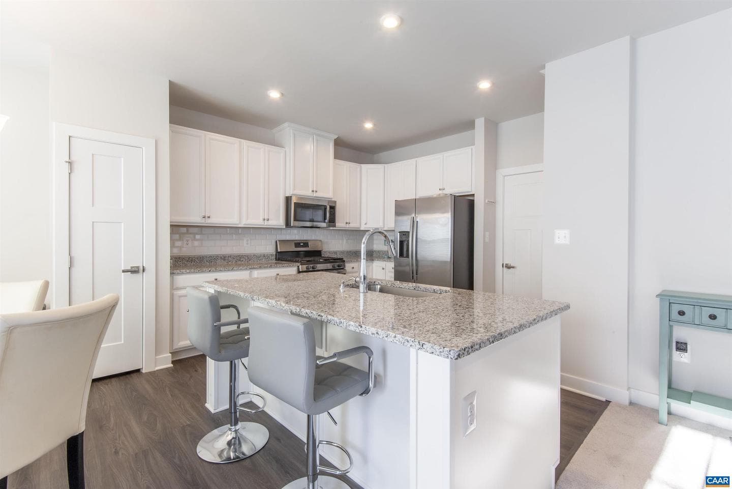 4340 Sunset Dr photo 3