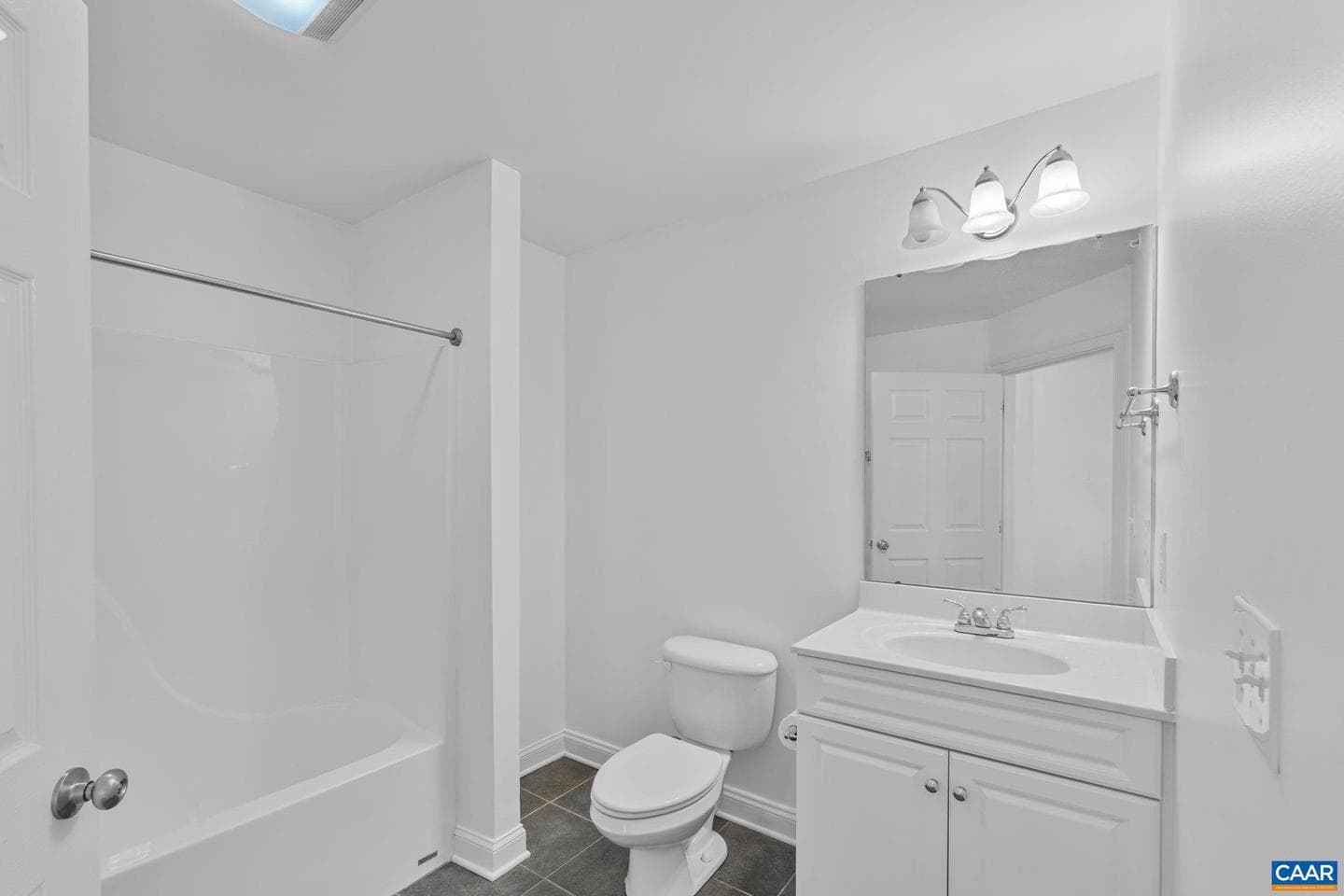 949 Glenwood Station Ln # 202 photo 15