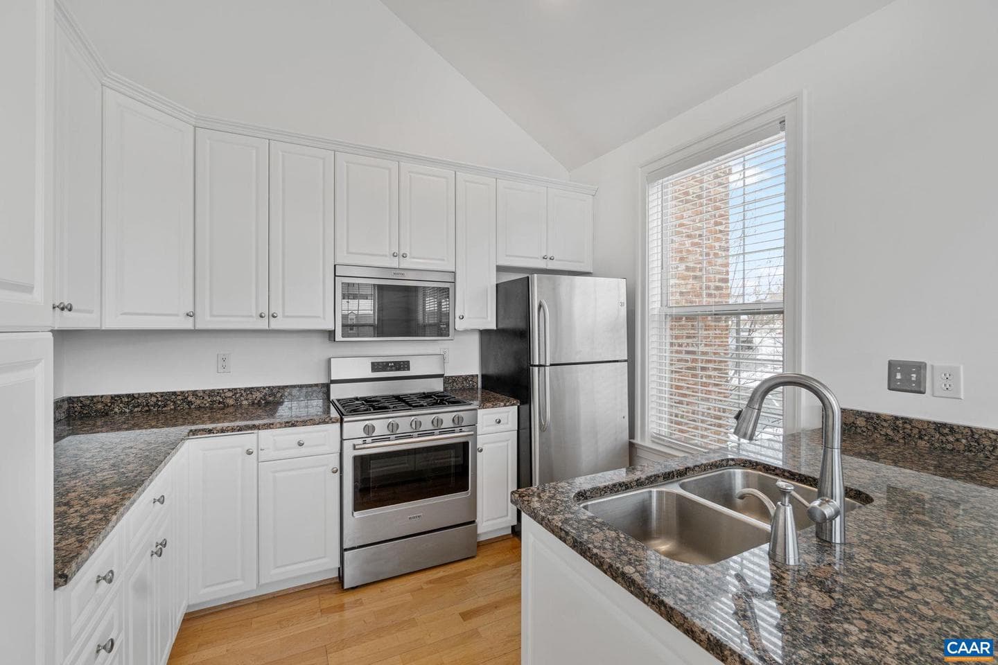 949 Glenwood Station Ln # 202 photo 5