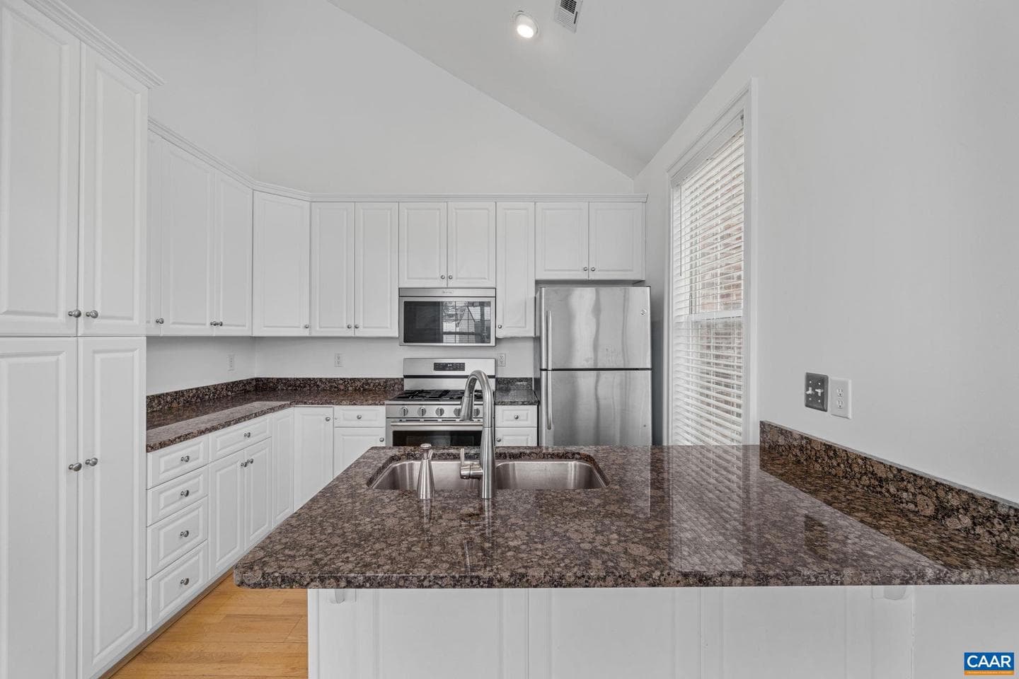 949 Glenwood Station Ln # 202 photo 7