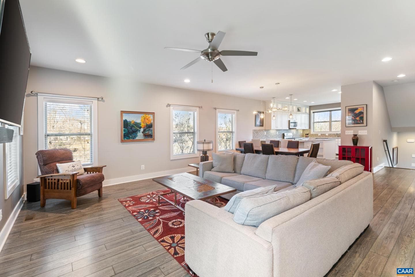137 Almere Ave photo 4