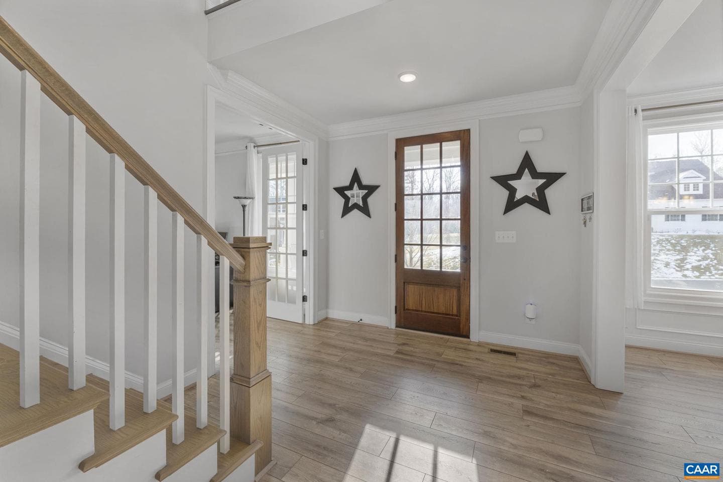 1321 Dubine Dr photo 2