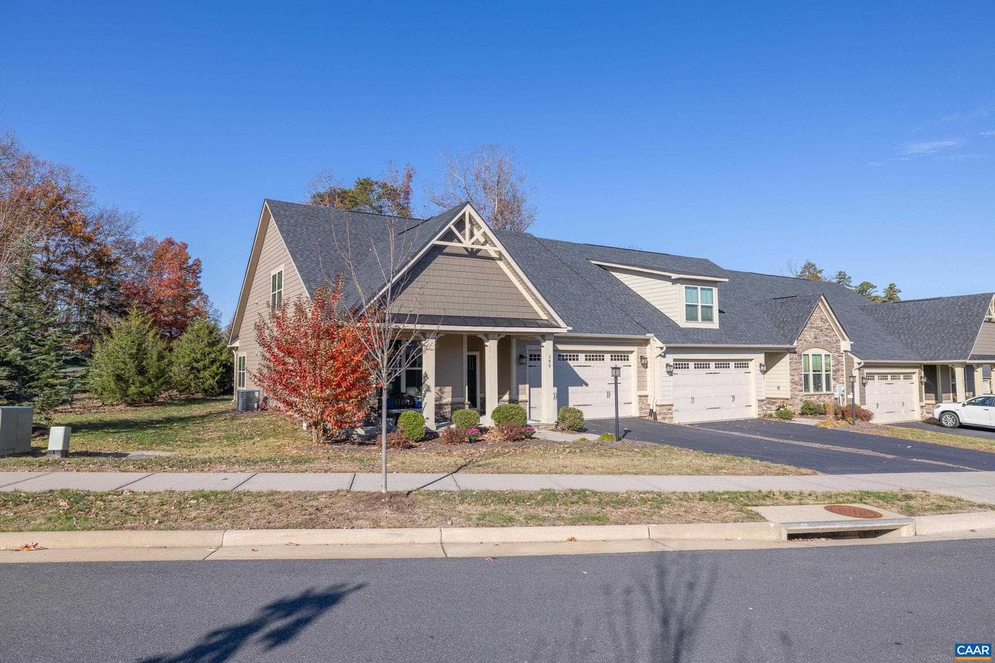 390 Winding Rd photo 2