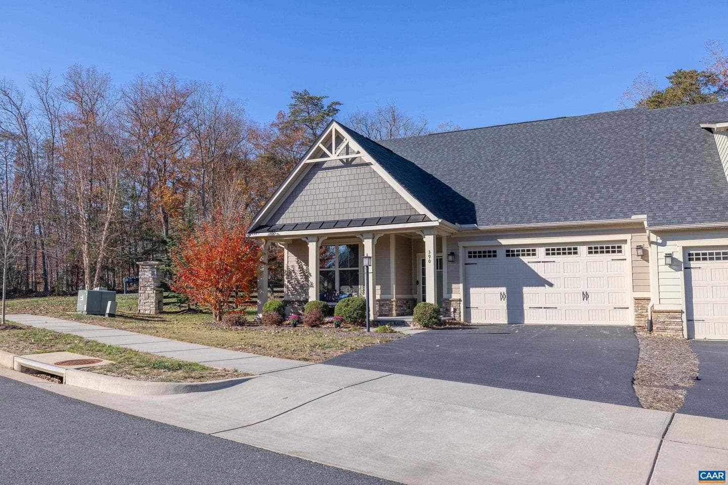 390 Winding Rd photo 3