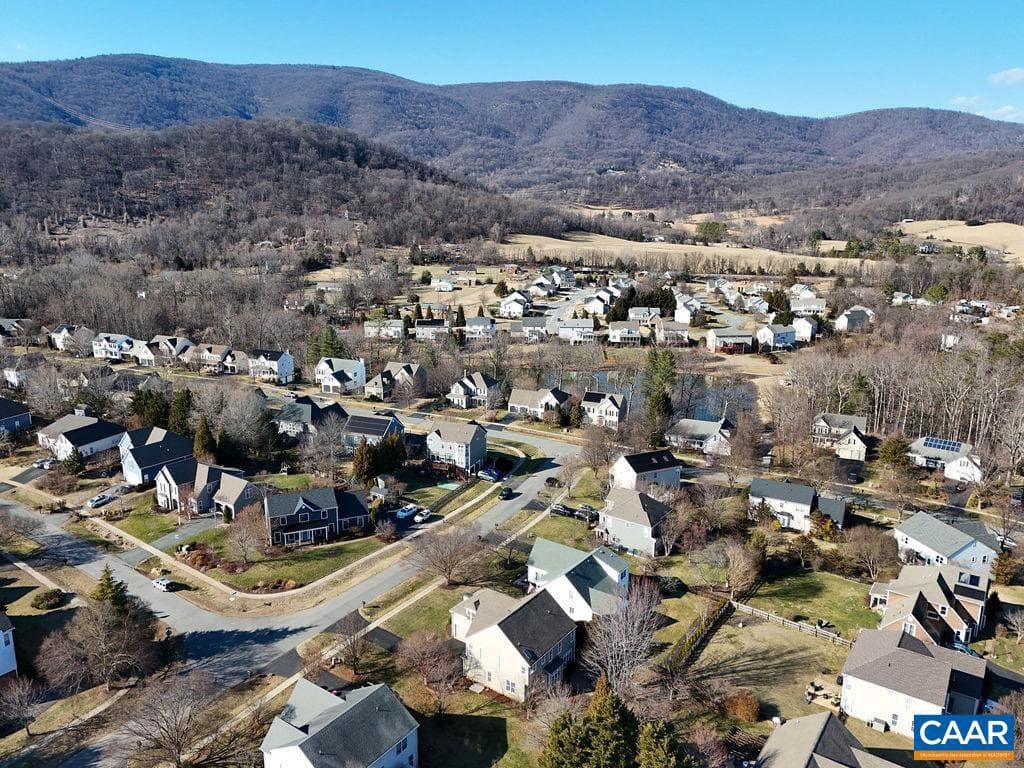 732 Russet Rd photo 44
