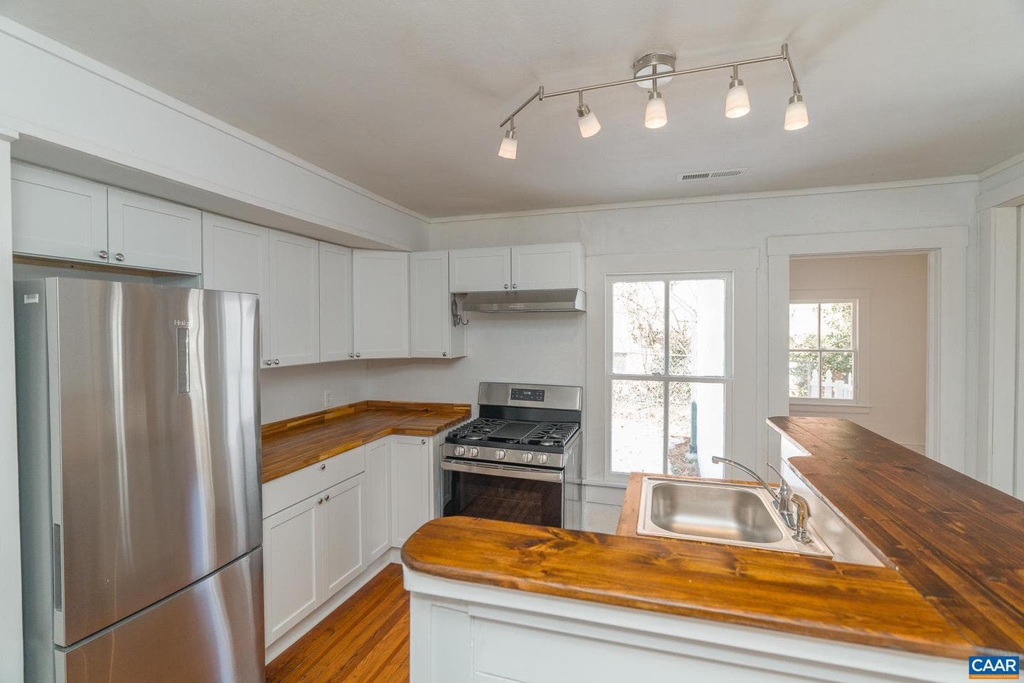 1108 Blenheim Ave photo 12