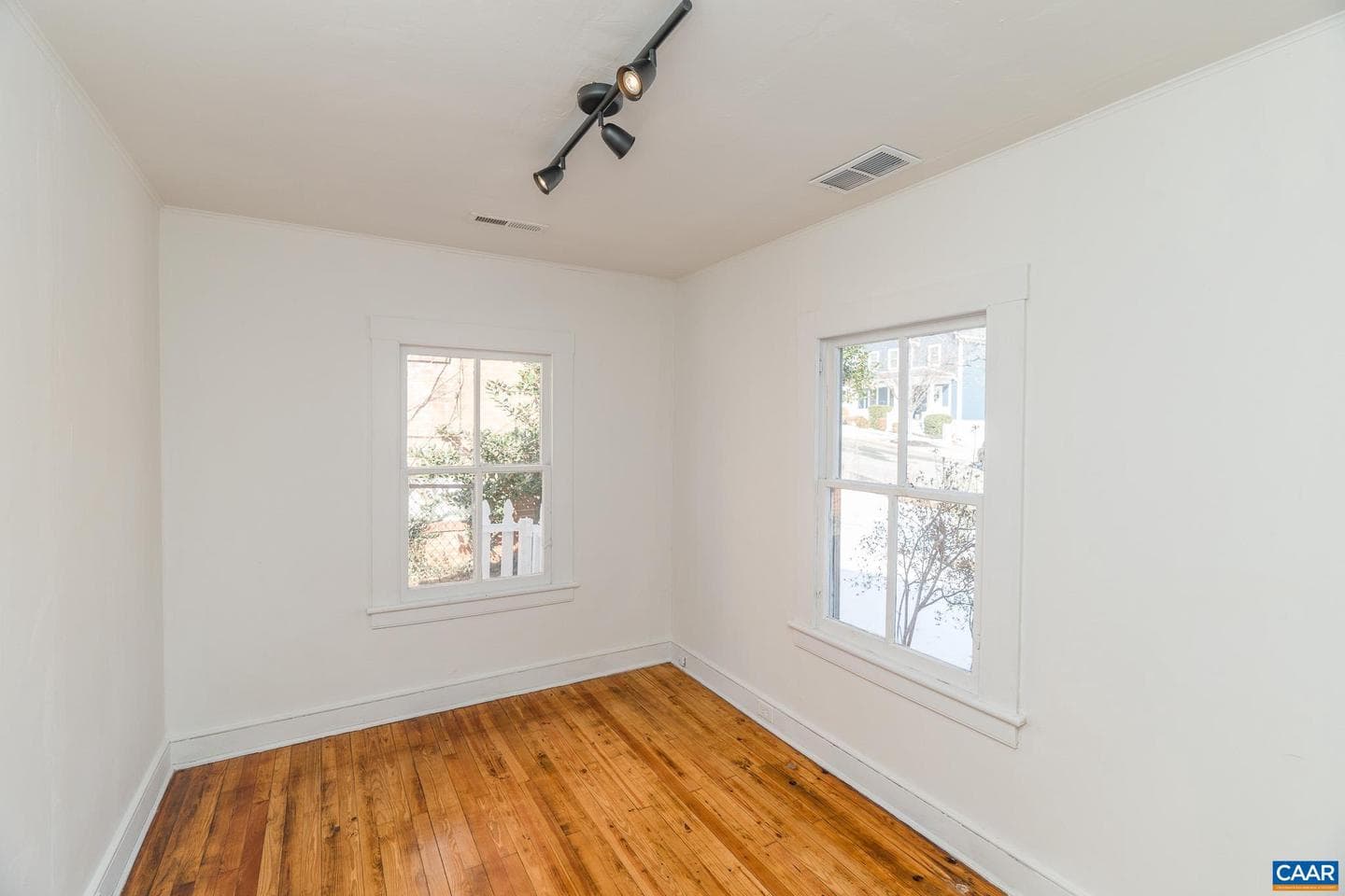 1108 Blenheim Ave photo 17