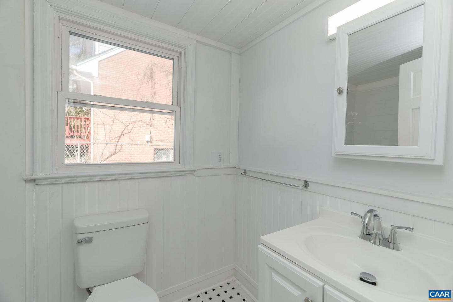 1108 Blenheim Ave photo 27