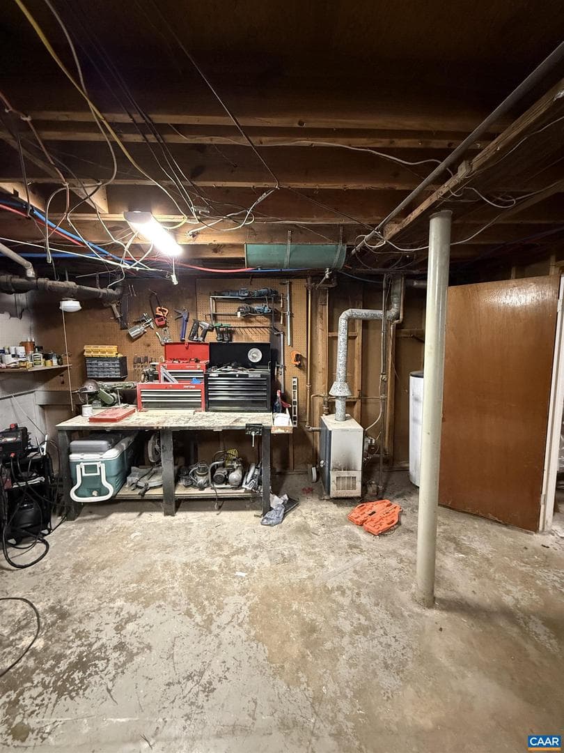 2405 Bare St photo 14