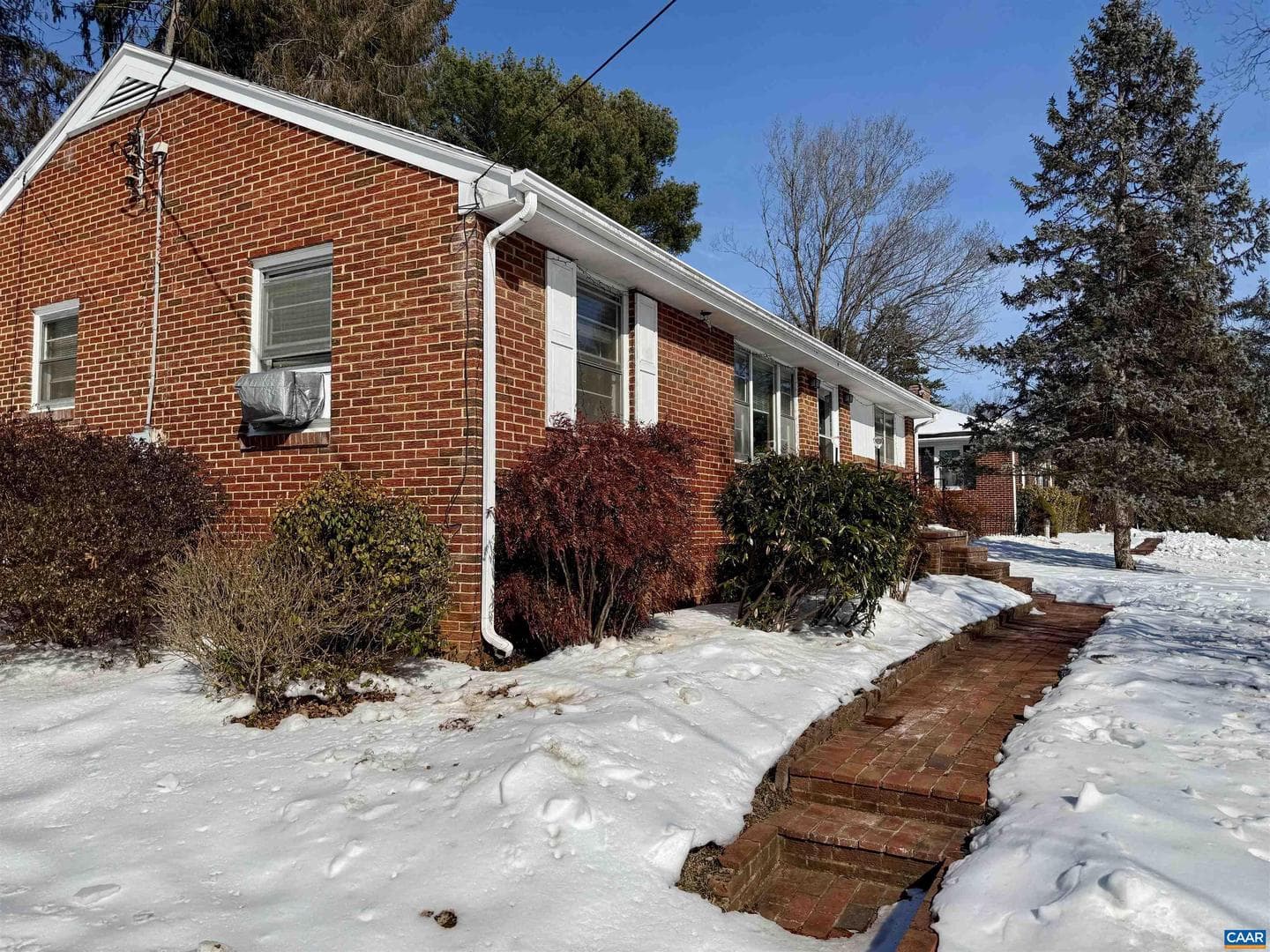 908 Belmore Ave photo 4