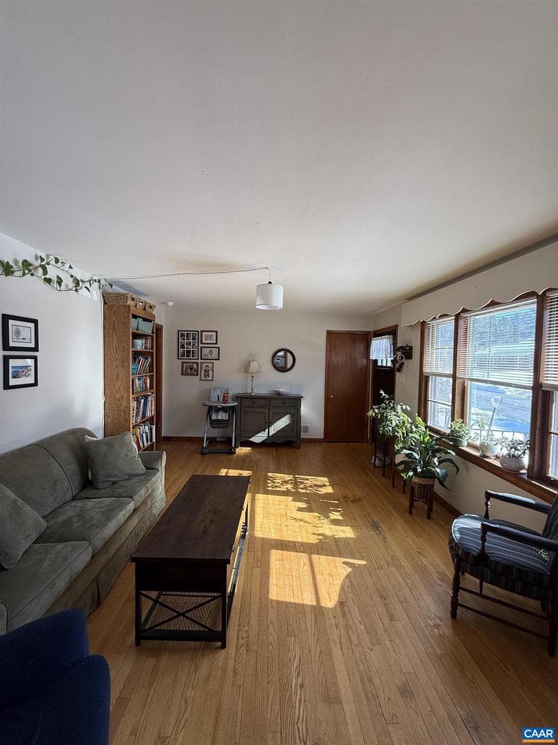 908 Belmore Ave photo 8