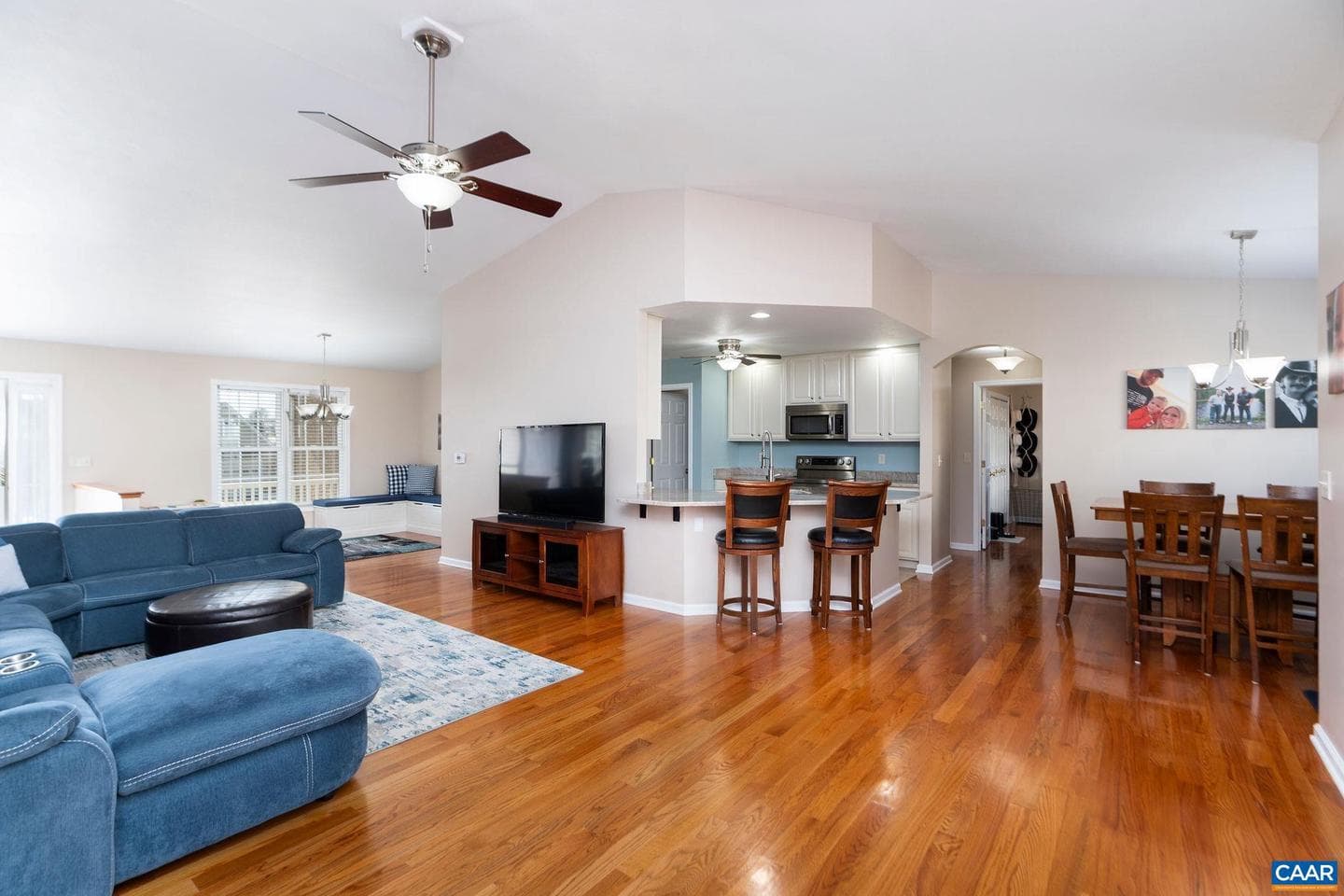 202 Bartley St photo 6