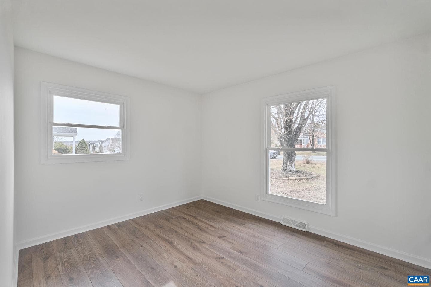 115 Deerwood Dr photo 24