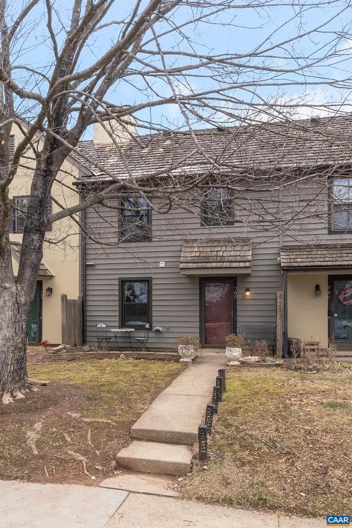 782 Merion Greene photo 2