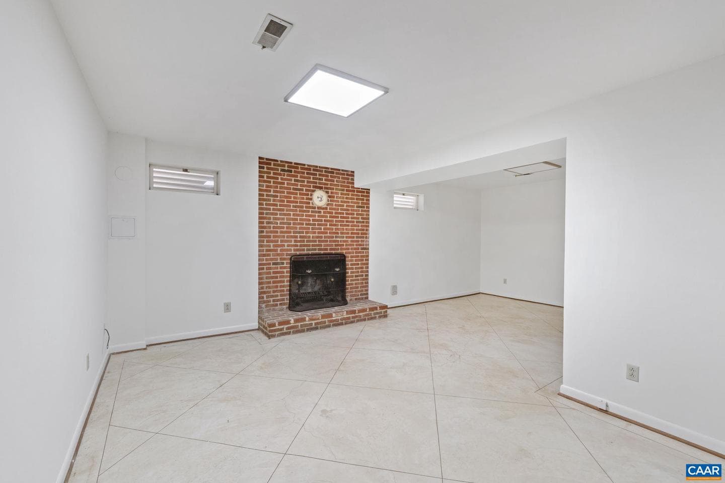 2752 Hydraulic Rd photo 28